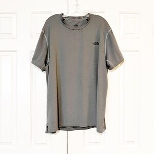 The North Face gray crew neck short sleeve quick dry athletic top. Size Men's XL